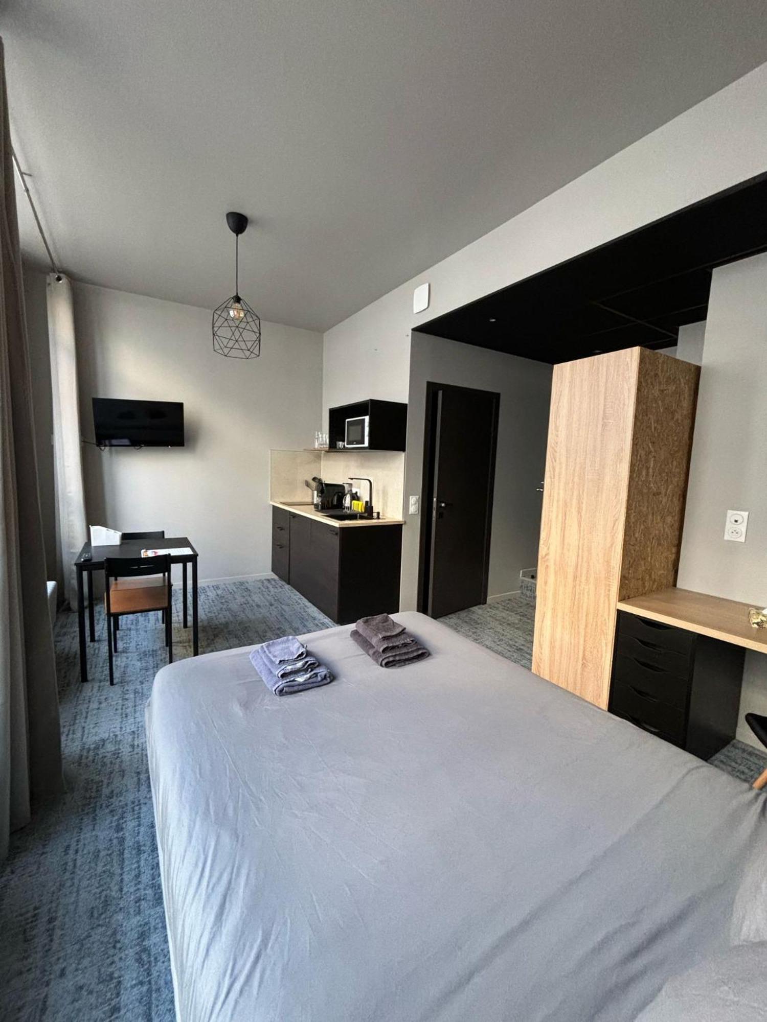 Apartamento Le 12 Wifi Cosy Parking Gratuit Saint-Etienne  Exterior foto