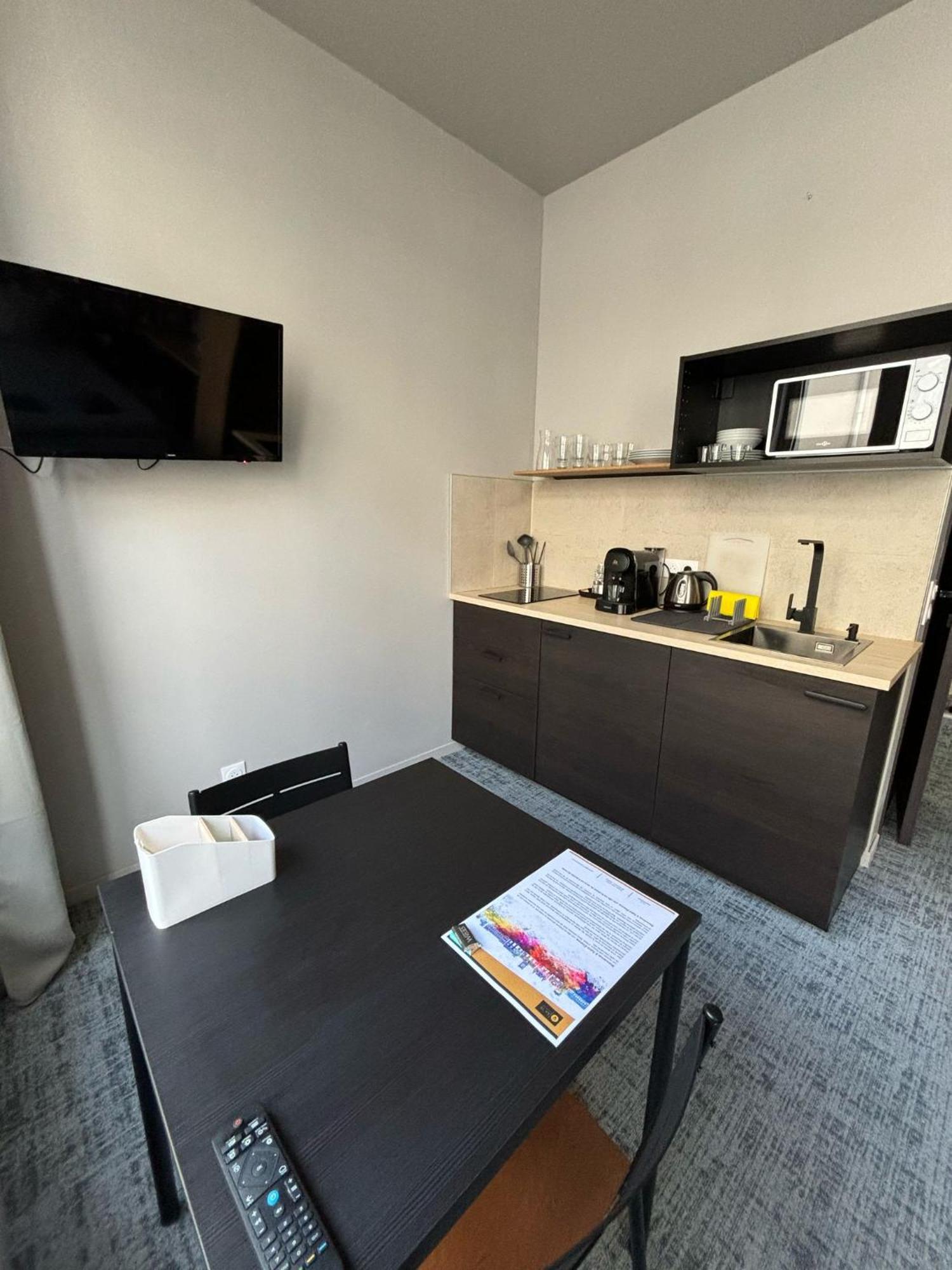 Apartamento Le 12 Wifi Cosy Parking Gratuit Saint-Etienne  Exterior foto